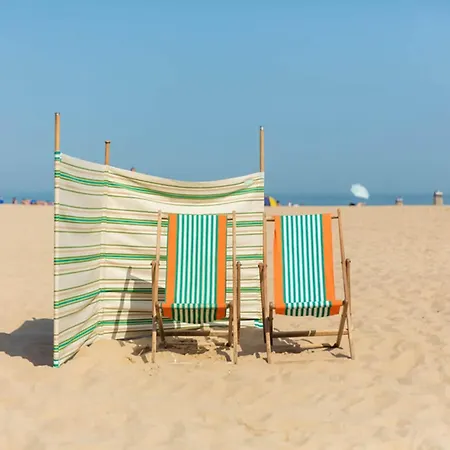 In With Sea Views Apartment