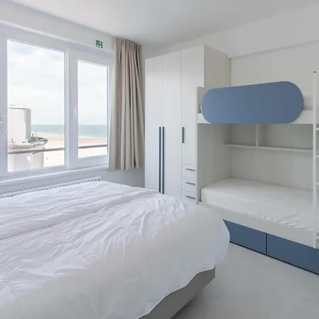 In With Sea Views Apartment